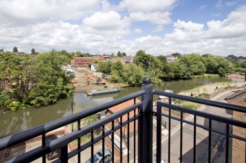 1 Bedroom Top Floor Retirement Flat, Medway Wharf Road, Tonbridge