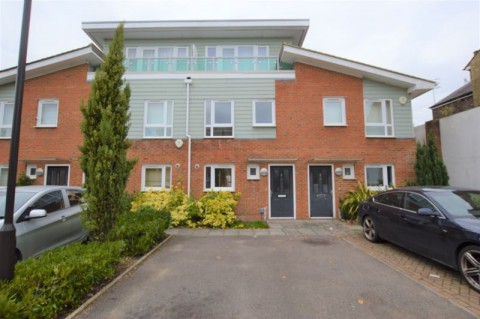 3 Bedroom 2 Bathroom Townhouse with Garden and Parking, St. Johns Close, Tunbridge Wells