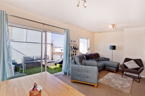 Two Double Bedroom Flat with Terrace, Parking & Garage, Kempton Walk, CR0 7XG
