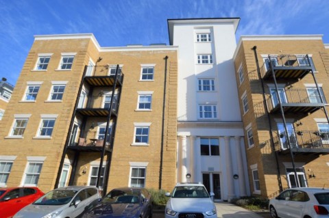 2 Bedroom 2 Bathroom Apartment with Balcony & Parking, Sovereign Place, Tunbridge Wells