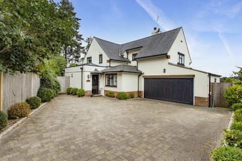 5 Bedroom 5 Bathroom Detached House with Double Garage & Garden, Plymouth Drive, Sevenoaks