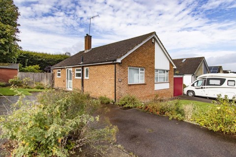 3 Bedroom Detached Bungalow with Garage & Garden, Broadmead, Tunbridge Wells