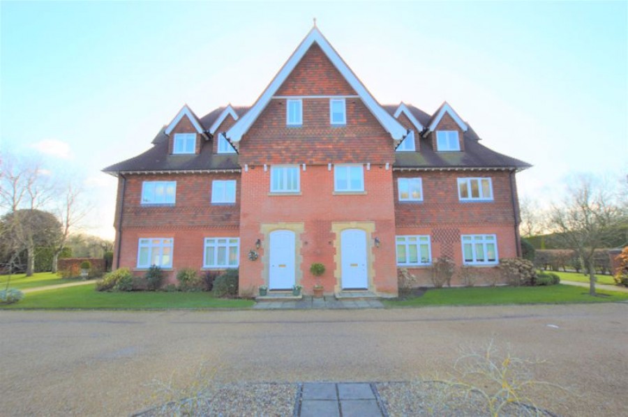 Images for 4 Bedroom 3 Bathroom Property with Double Garage, Springwood Park, Tonbridge