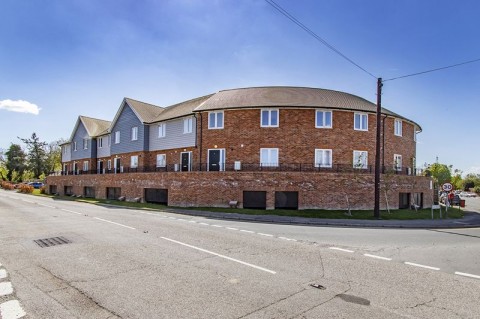 3 Bedroom 2 Bathroom Terraced House with Parking & Garden, Old Road, Tonbridge