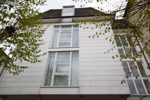 Modern 2 Bedroom 2 Bathroom Flat, High Street, Tunbridge Wells