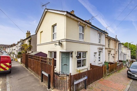 2 Bedroom End of Terrace House with Courtyard Garden, Stanley Road, Tunbridge Wells