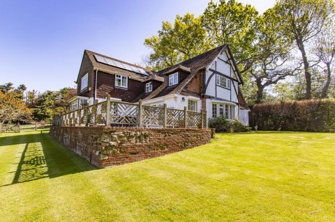 3 Bedroom Detached House with Garden, Paddock & Double Garage, Smiths Lane, Edenbridge