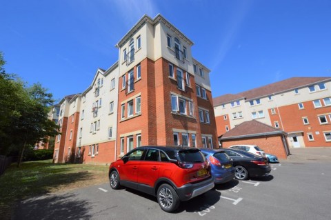 Modern One Bedroom Third Floor Apartment with Allocated Parking, Queripel Close, Tunbridge Wells