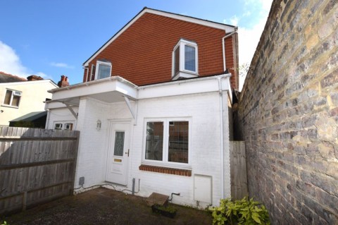 2 Bedroom Semi-Detached House, Stanley Road, Tunbridge Wells
