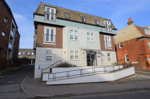 2 Bedroom Ground Floor Apartment, Lyons Crescent, Tonbridge