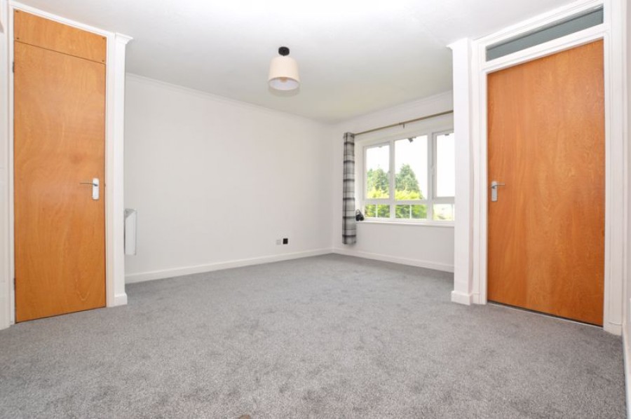 Images for 1 Bedroom First Floor Flat with Parking, London Road, Tonbridge