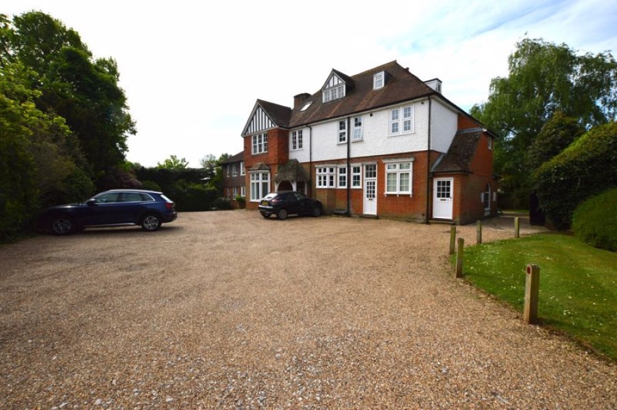 Images for 1 Bedroom First Floor Flat with Parking, London Road, Tonbridge