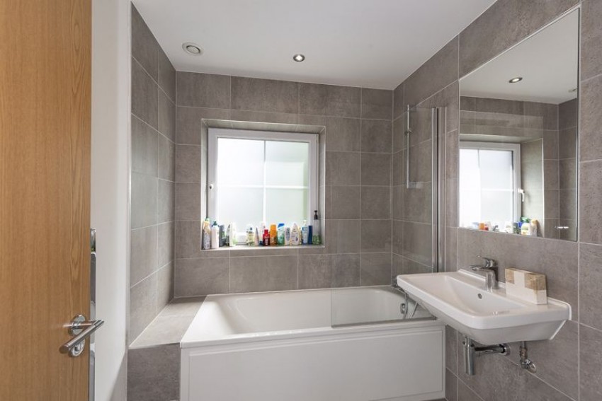 Images for 4 Bedroom 3 Bathroom Townhouse, Yew Tree Road, Sevenoaks