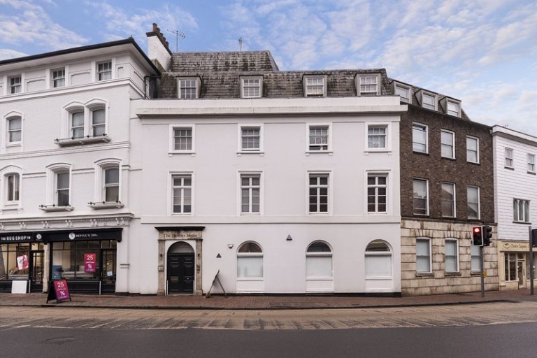 View Full Details for 2 Bedroom 2 Bathroom Flat, Nevill Street, Tunbridge Wells