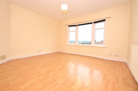 1 Bedroom First Floor Maisonette, Baltic Road, Tonbridge