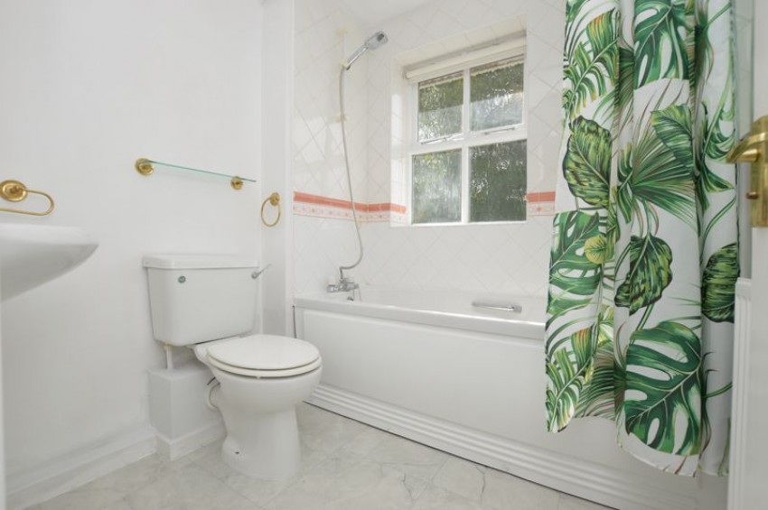 Images for 3 Bed Semi-Detached House, Blackmead, Sevenoaks