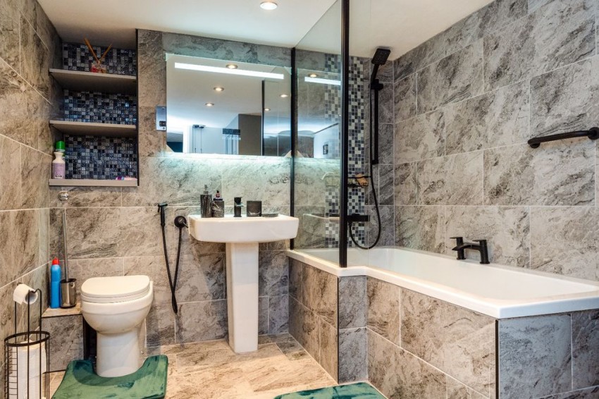 Images for 2 Bedroom Ground Floor Apartment, The Pantiles, Tunbridge Wells