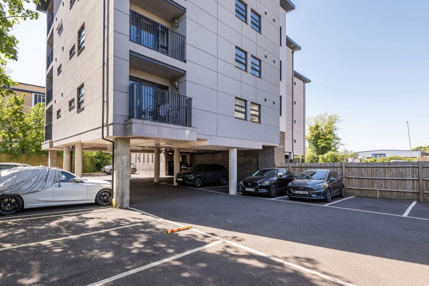Images for 2 Bedroom Apartment with Allocated Parking, 59 Maidstone Road, Tonbridge