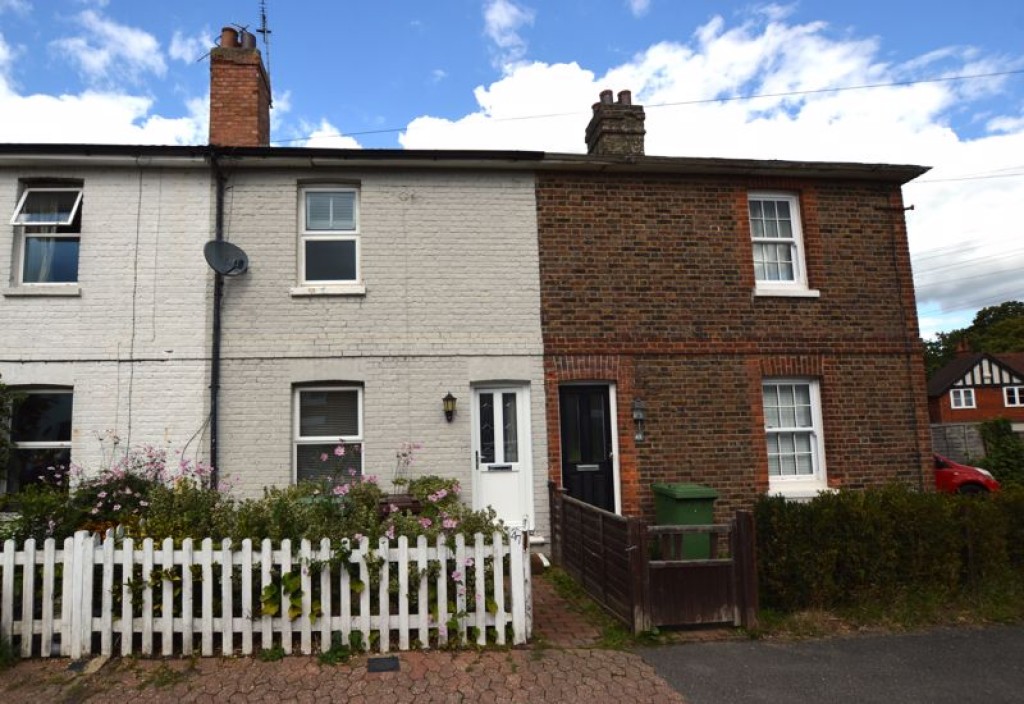 2 Bedroom Terraced House with Courtyard Garden, Cromwell Road, Tunbridge Wells Bardens Estates