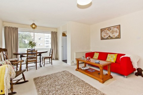 Spacious One Bedroom Apartment with Private Balcony and Parking, Ferndale Close - NO TENANT FEES!