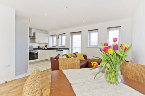 Modern Two Bedroom Apartment with Parking Close to Station, Addison Road, Tunbridge Wells