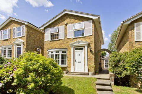 Three Bed Detached House with Garage and Parking, Cleveland, Tunbridge Wells